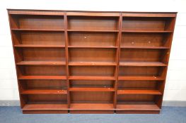 THREE BERESFORD AND HICKS MAHOGANY OPEN BOOKCASES, each with five adjustable shelves, width 91cm x