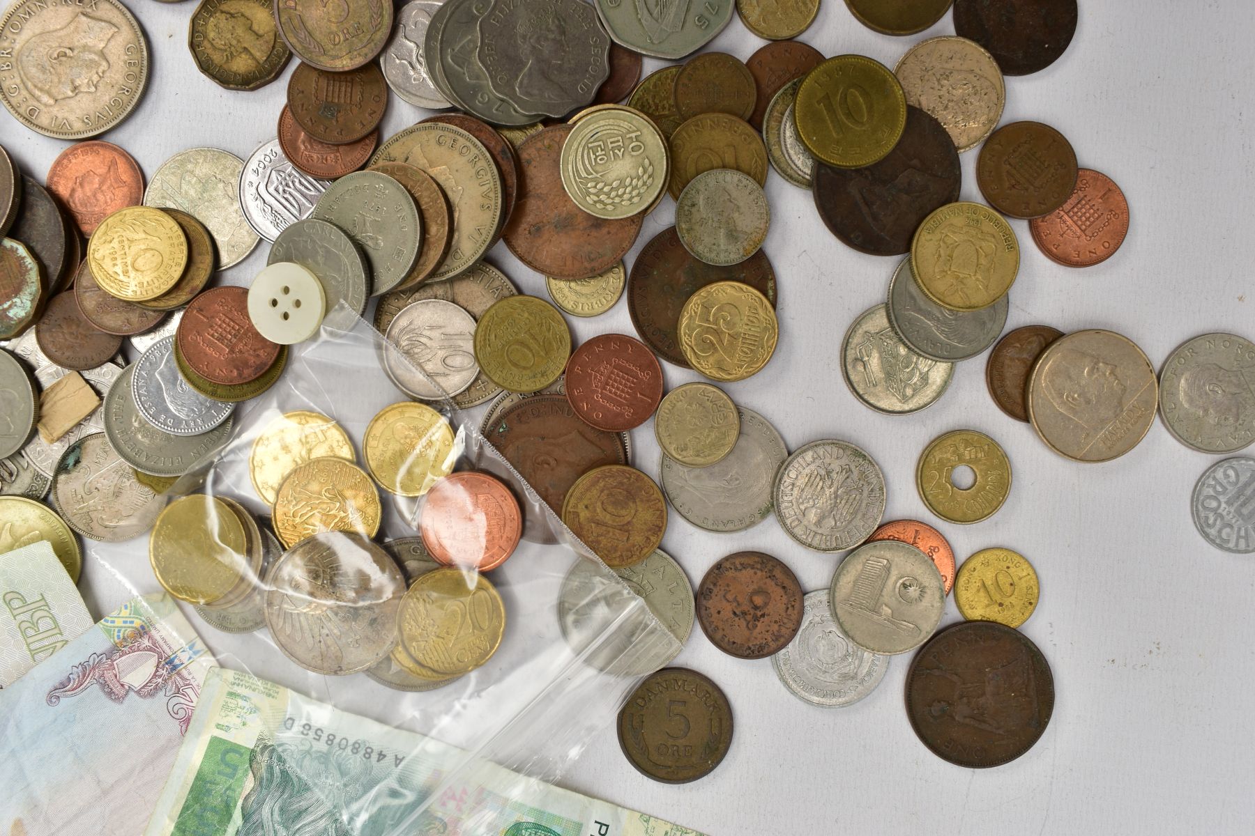 A SMALL BOX OF WORLD COINS, some euro coin and small amount of silver and banknotes - Image 3 of 7