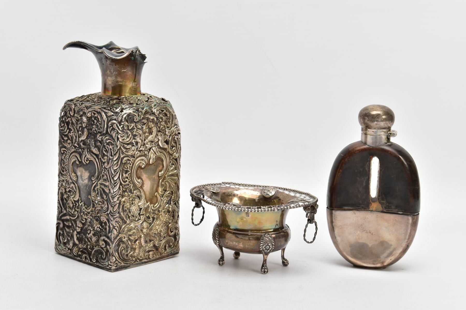 A SELECTION OF SILVER AND WHITE METAL ITEMS, to include an AF glass and silver lined decanter, - Image 2 of 15