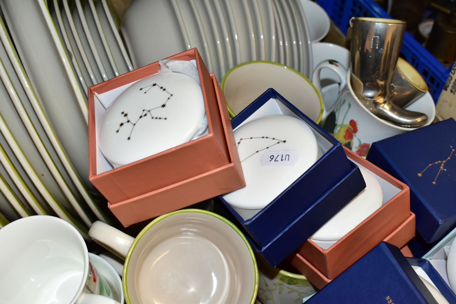 A BOX OF MIXED CERAMICS, to include boxed star sign trinket boxes, two capodimote figures, two - Image 4 of 6