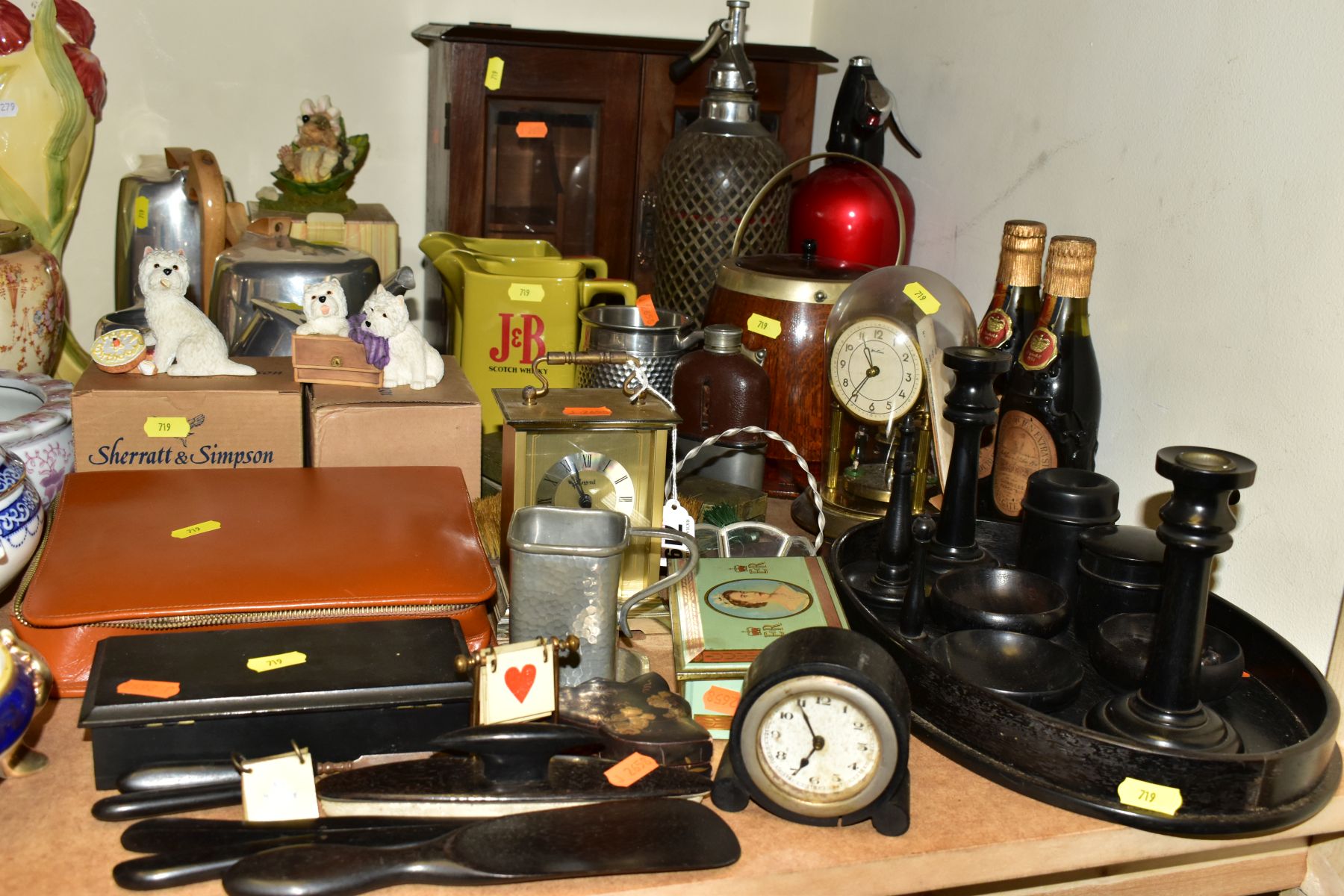 LOOSE SUNDRY ITEMS, ETC, to include an oak smokers cabinet, ebony dressing table set, vintage soda