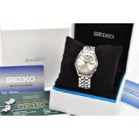 A GENTS SEIKO AUTOMATIC WRISTWATCH, round silver dial signed 'Seiko Automatic, grand Seiko