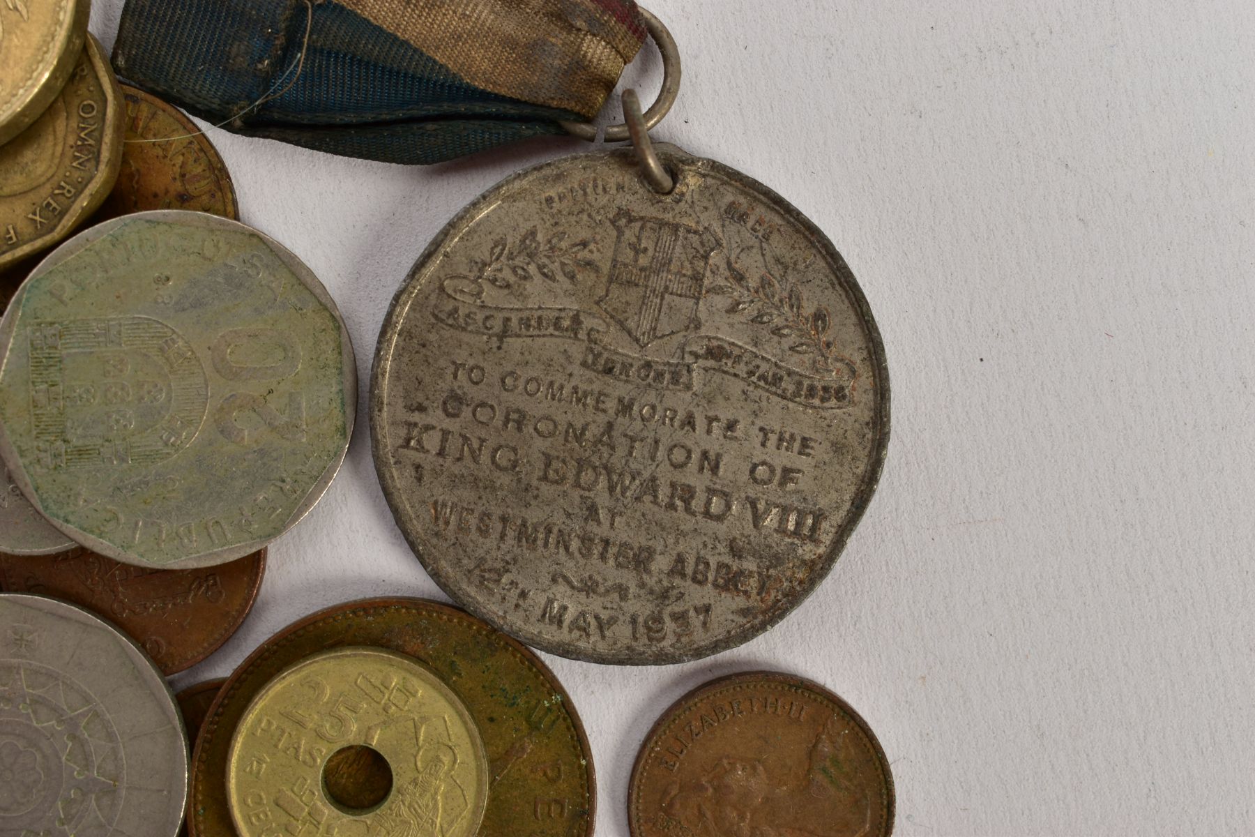 A SMALL BOX OF WORLD COINS, some euro coin and small amount of silver and banknotes - Image 6 of 7