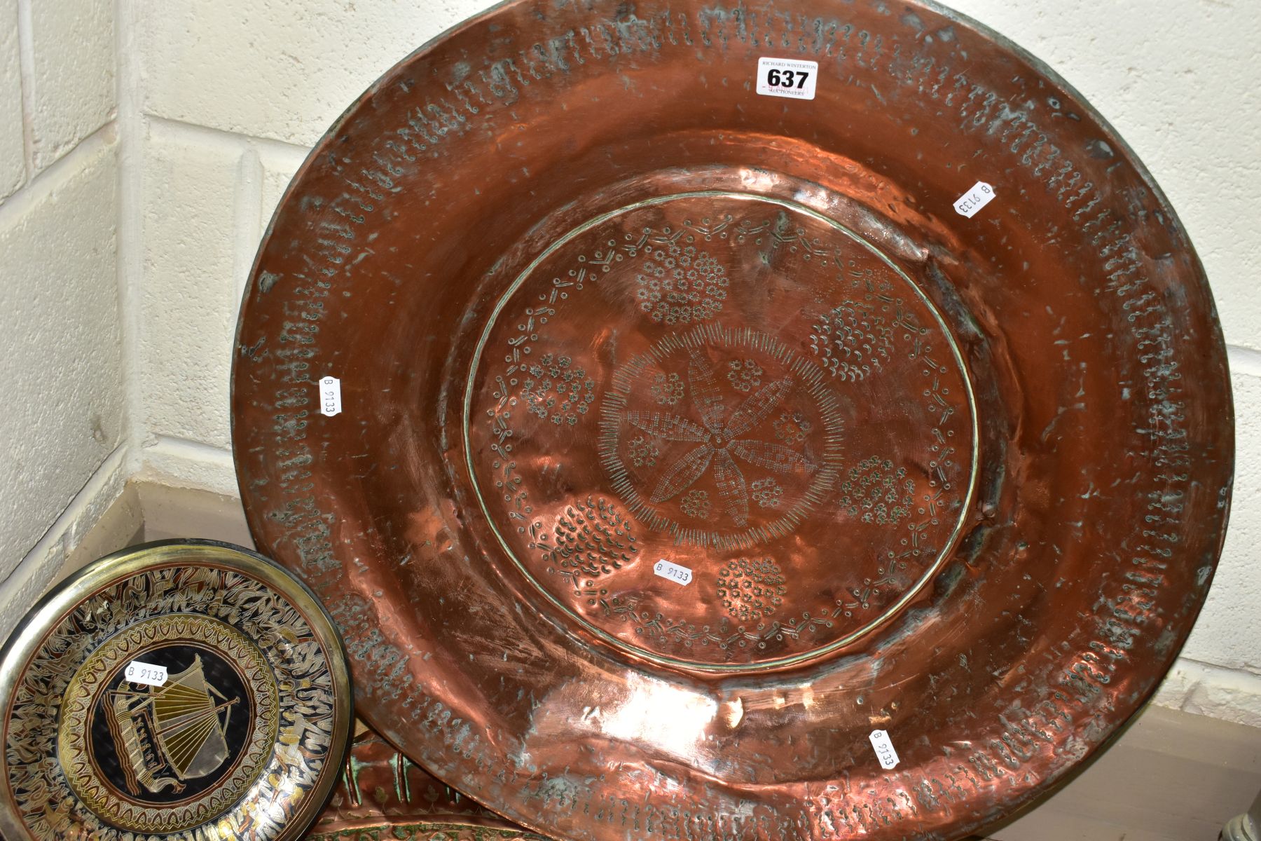 A COLLECTION OF SEVEN INDIAN/MIDDLE EASTERN METAL PLATTERS, CHARGERS AND TRAYS, all either - Image 7 of 7