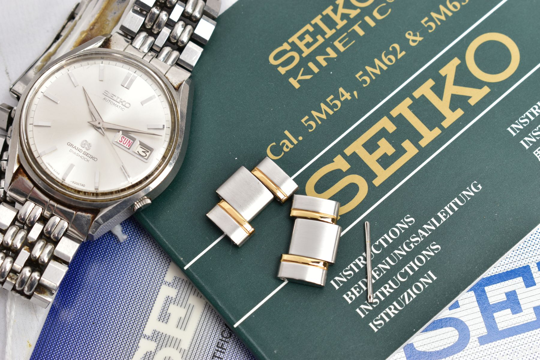 A GENTS SEIKO AUTOMATIC WRISTWATCH, round silver dial signed 'Seiko Automatic, grand Seiko - Image 7 of 7