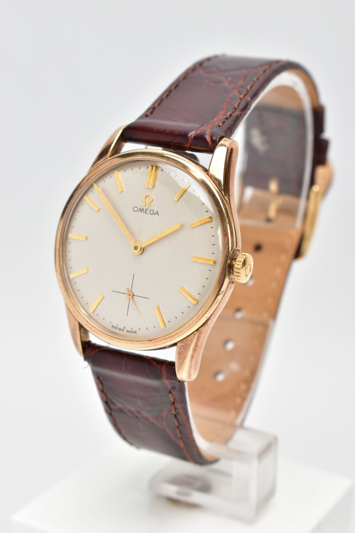 A GENTS 9CT GOLD OMEGA WRISTWATCH, hand wound movement, round champagne dial signed 'Omega', baton - Image 3 of 8