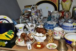 ASSORTED LOOSE CERAMICS, ETC, to include a Dudson jasperware teapot, (chips to lid, nibbles to