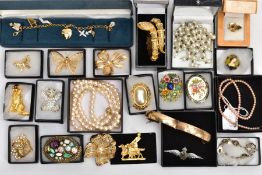 A SELECTION OF COSTUME JEWELLERY, to include a Monet butterfly brooch, two Napier imitation pearl