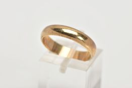 A 9CT GOLD WEDDING BAND RING, plain polished band, hallmarked 9ct gold London, ring size O ½,