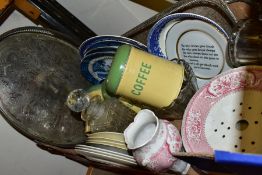 A BOX OF CERAMICS, GLASS AND METALWARE, including a set of three 'Worcester Ware' cream and green