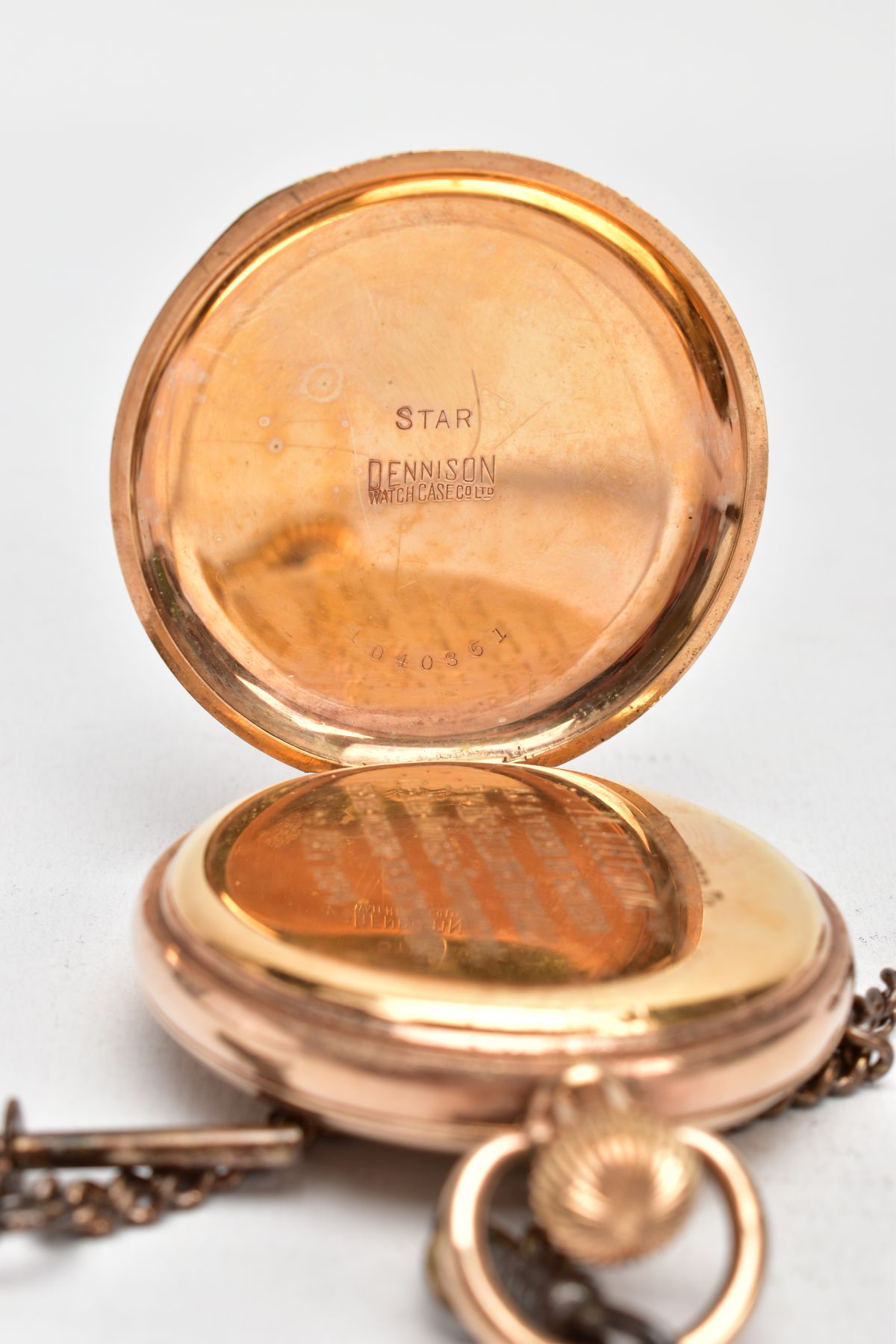 A GOLD-PLATED HALF HUNTER 'WALTHAM' POCKET WATCH, round white dial signed 'Waltham U.S.A', Roman - Image 5 of 7