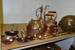 A QUANTITY OF 19TH AND 20TH CENTURY COPPER AND IRON ITEMS, including two Victorian copper kettles, a