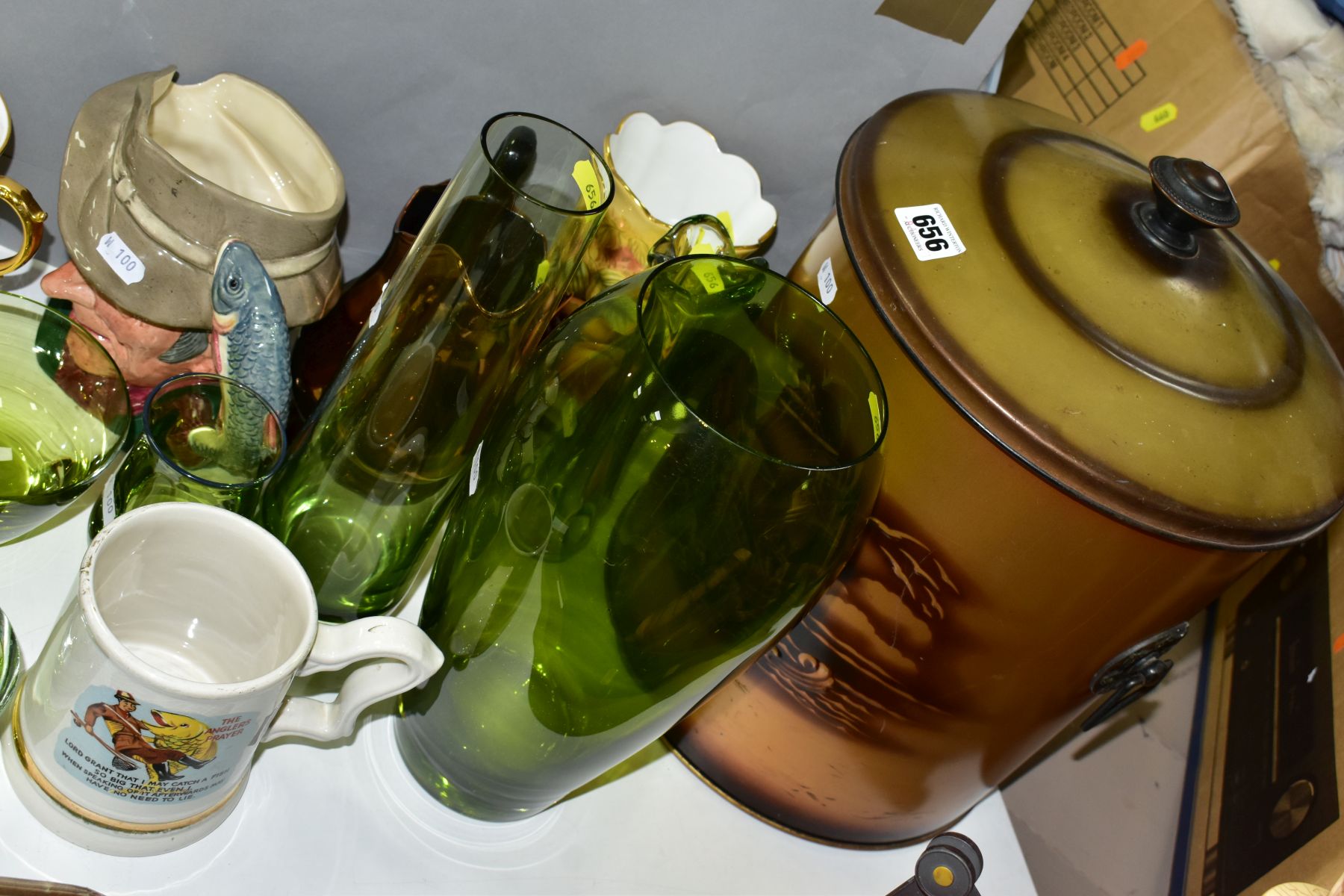 A SMALL GROUP OF CERAMICS, GLASS, ETC, to include a modern coal bucket and cover with side handles - Image 4 of 6