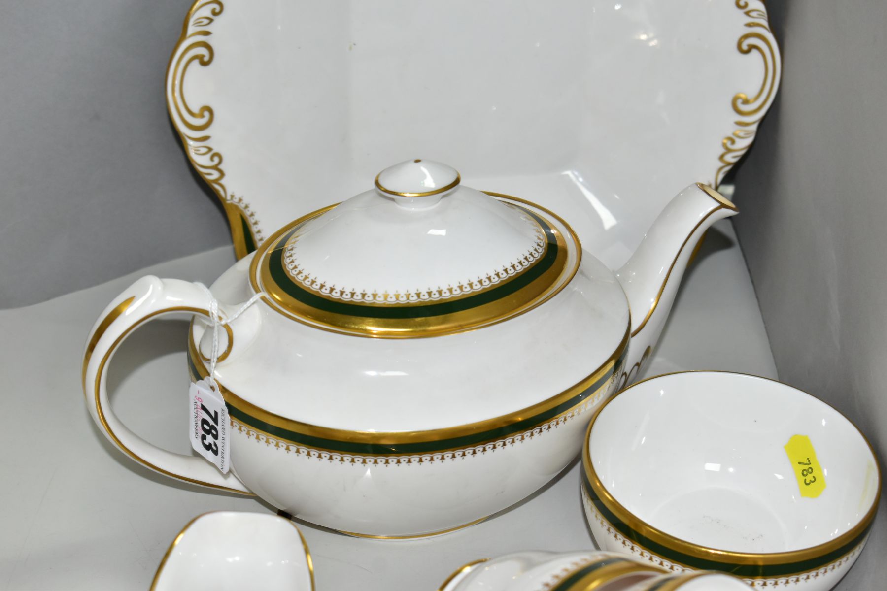 SPODE 'KNIGHTSBRIDGE LEATHER GREEN' Y8451 PART TEASET, comprising teapot, square cake/sandwich - Image 2 of 7