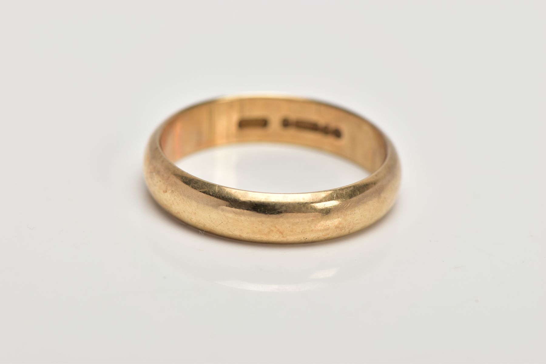 A 9CT GOLD WEDDING BAND RING, plain polished band, hallmarked 9ct gold London, ring size O ½, - Image 2 of 2