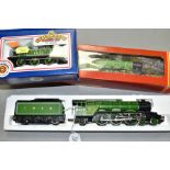 A BOXED HORNBY RAILWAYS 00 GAUGE CLASS A1 LOCOMOTIVE AND TENDER, 'Flying Scotsman' No 4472, L.N.E.