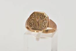 A GENTS 9CT GOLD SIGNET RING, the ring head of a square shape with cut off corners, engraved initial