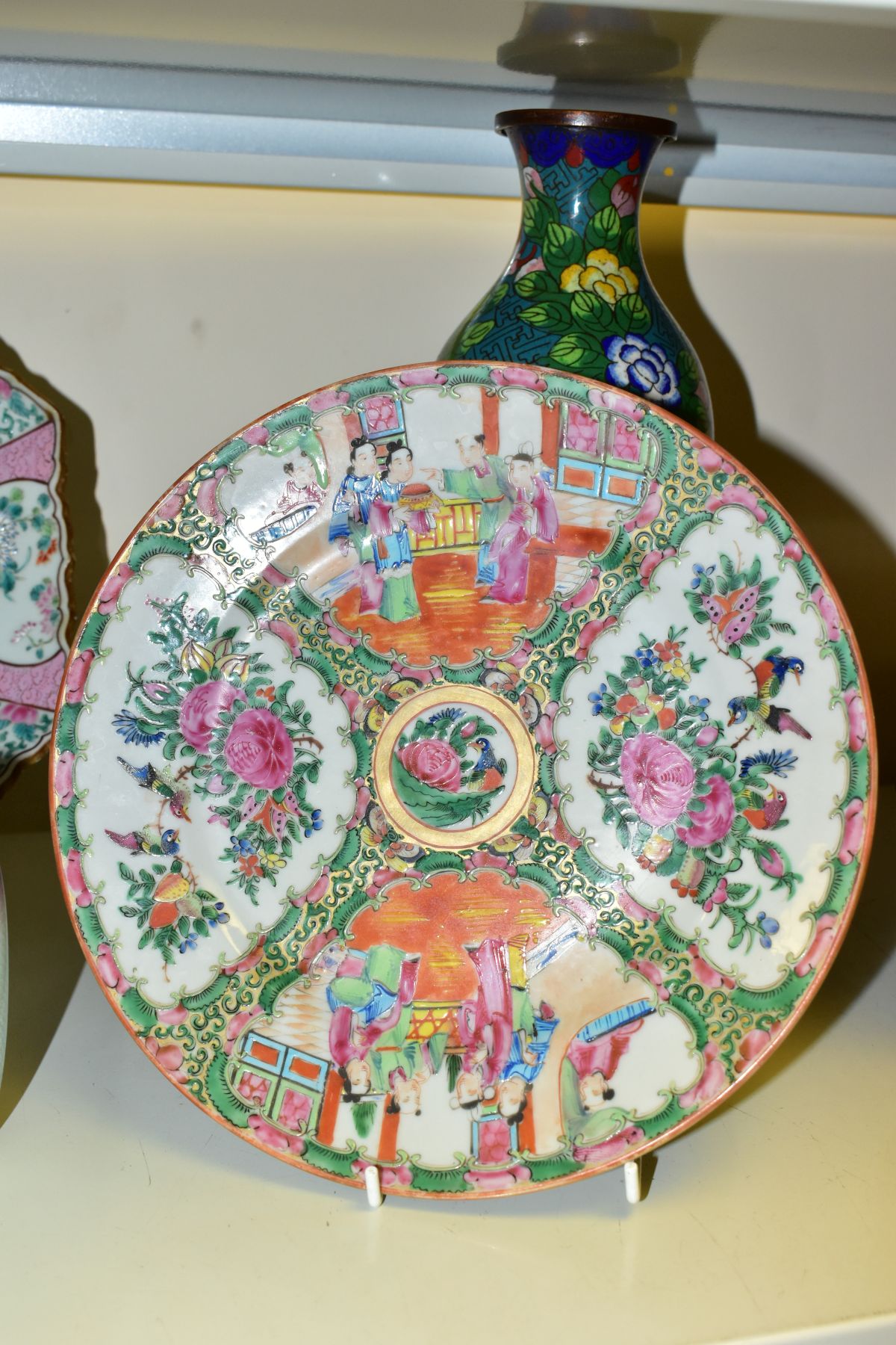 A SMALL GROUP OF FOUR PIECES OF CHINESE PORCELAIN AND TWO CLOISONNE VASES, comprising a pair of - Image 3 of 14