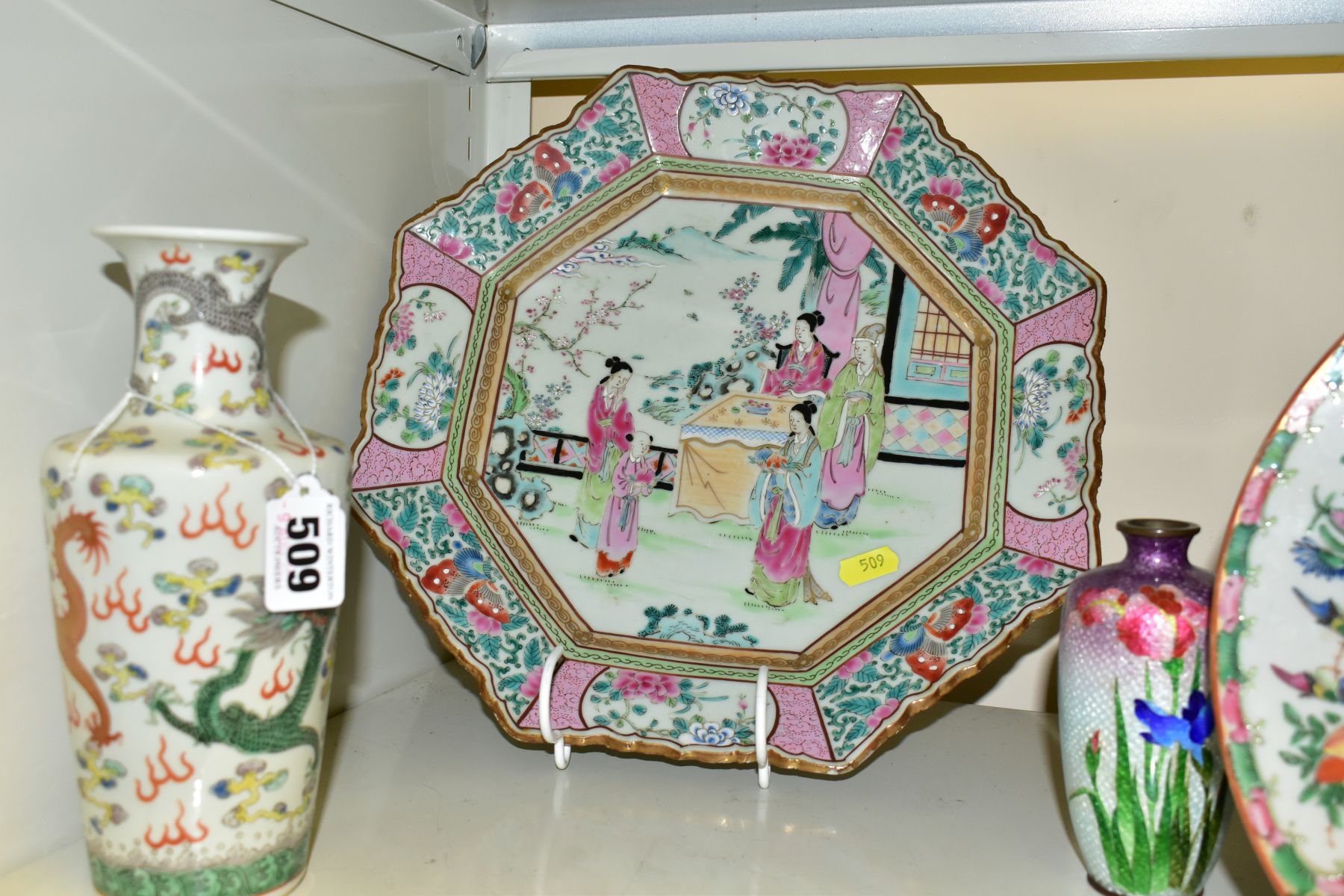 A SMALL GROUP OF FOUR PIECES OF CHINESE PORCELAIN AND TWO CLOISONNE VASES, comprising a pair of - Image 5 of 14