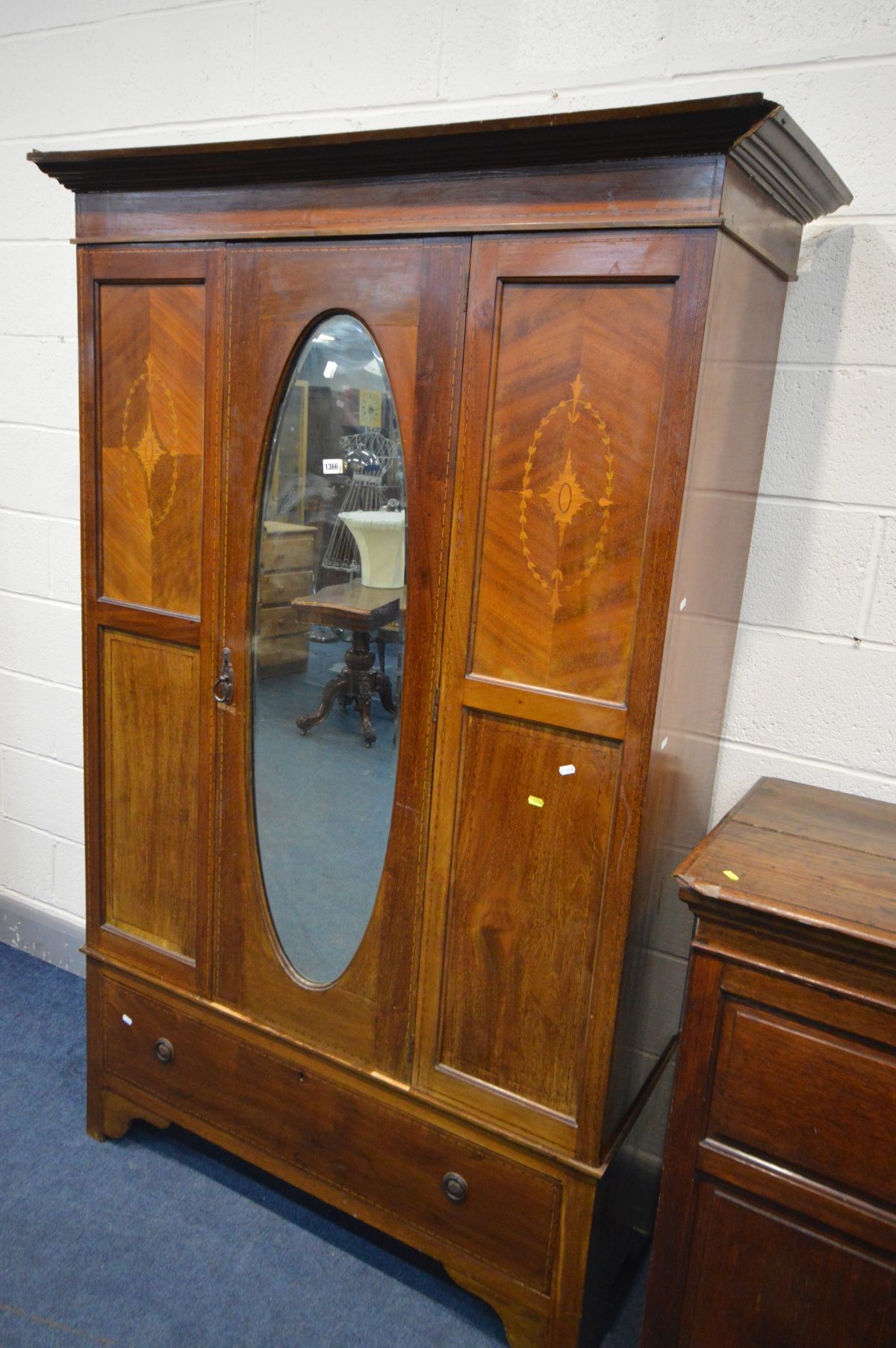 AN EDWARDIAN MAHOGANY AND INLAID SINGLE DOOR WARDROBE, above a single drawer, width 128cm x depth - Image 2 of 3