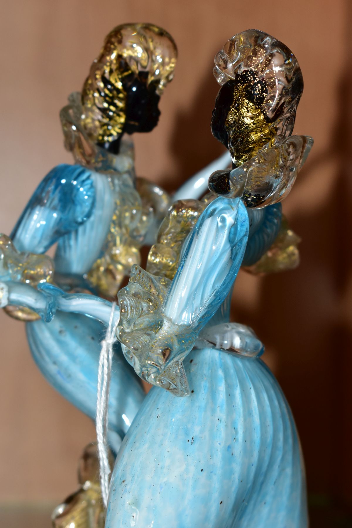 A MURANO GLASS FIGURE GROUP OF A LADY AND GENTLEMAN DANCING, blue and white costume with clear and - Image 4 of 5