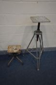 AN ALEC TIRANTI OF LONDON VINTAGE ARTISTS SCOPAS MODELLING STAND, height adjustable platform on a