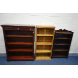 A MODERN MAHOGANY OPEN BOOKCASE, with three adjustable shelves, width 94cm x depth 32cm x height