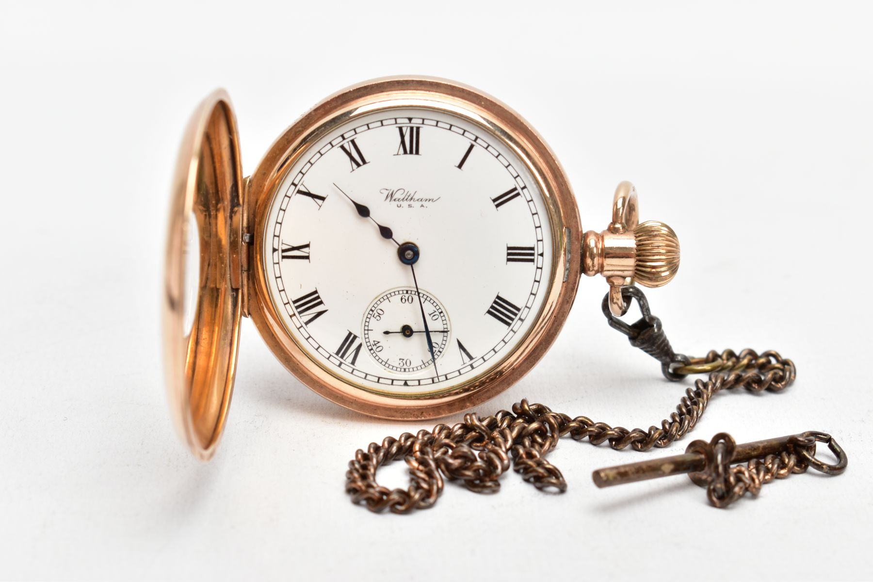 A GOLD-PLATED HALF HUNTER 'WALTHAM' POCKET WATCH, round white dial signed 'Waltham U.S.A', Roman