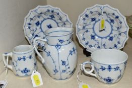 FIVE PIECES OF ROYAL COPENHAGEN ONION PATTERN BLUE AND WHITE PORCELAIN, comprising a cream jug (1/