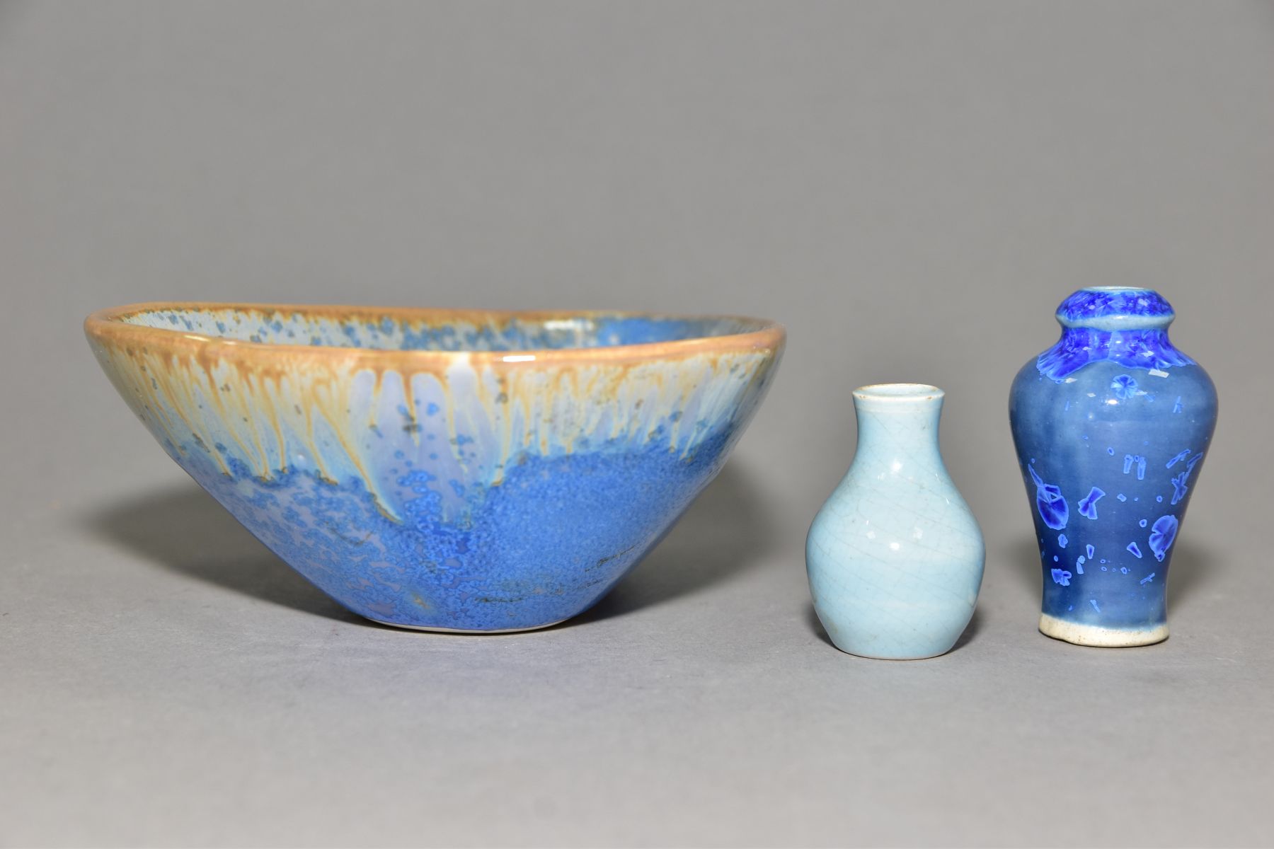 RUSKIN STYLE CERAMICS, comprising a miniature crackle glaze baluster vase in duck egg blue glaze, - Image 4 of 6