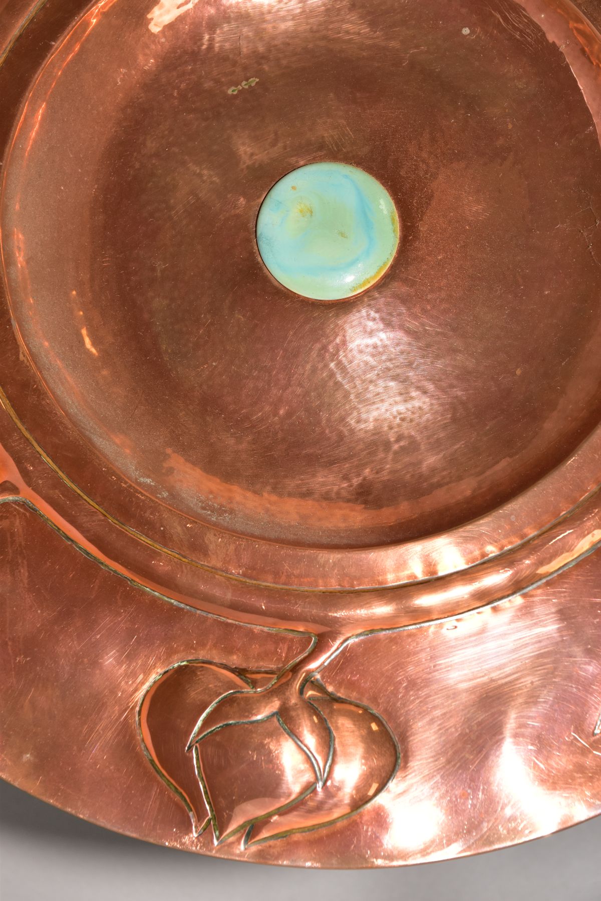 AN ARTS AND CRAFTS STYLE COPPER CHARGER, embossed with a band of foliate motifs, the central - Image 2 of 8