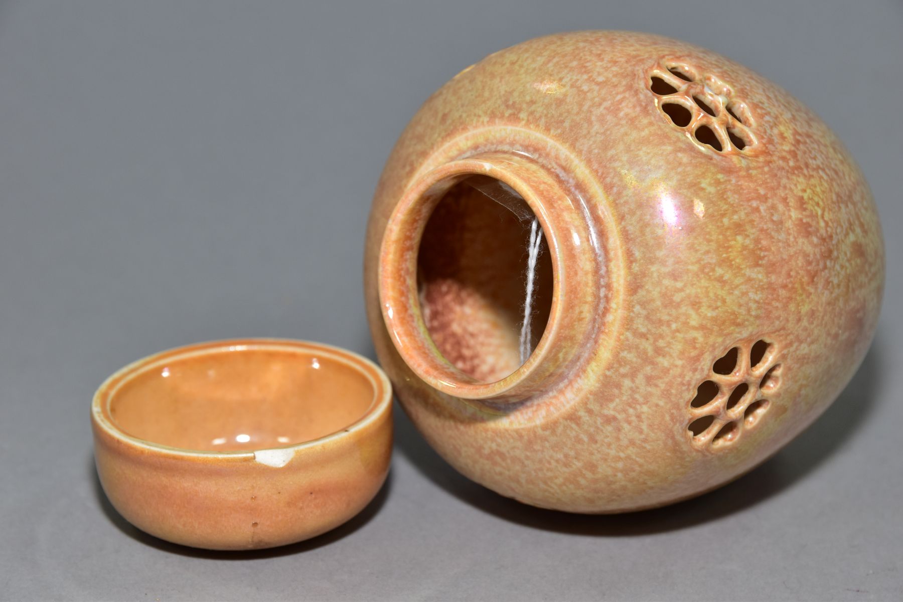 RUSKIN POTTERY, a peach lustre reticulated ginger/pot pourri jar with cover, the body pierced with - Image 5 of 6