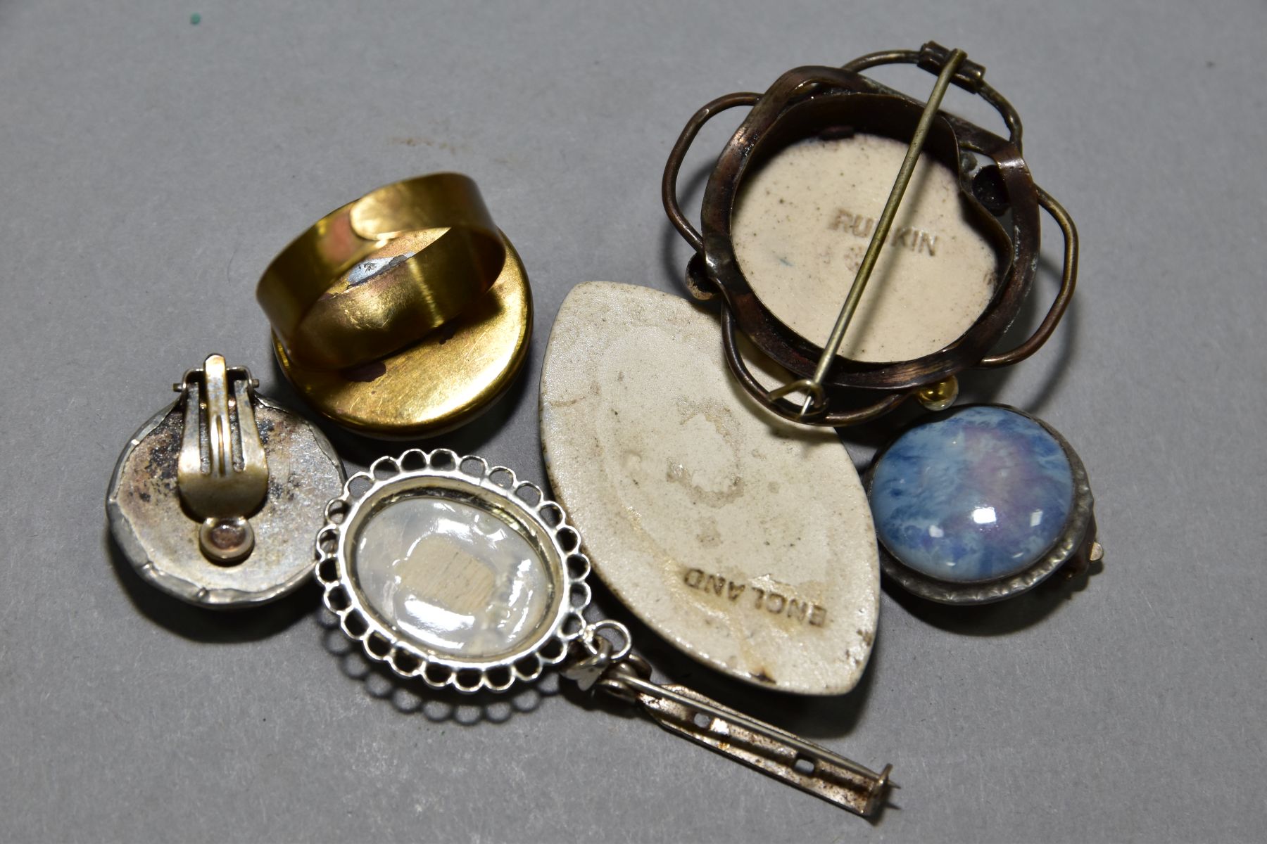 A BOX OF RUSKIN AND RUSKIN STYLE ENAMELS, comprising a ring, a pair of earrings, pendant, a - Image 3 of 3
