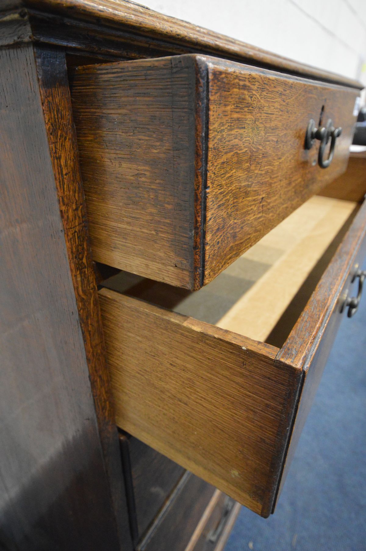 A GEORGIAN OAK CHEST OF TWO SHORT OVER FOUR GRADUATED DRAWERS, drop handles, on bracket feet, - Image 2 of 8
