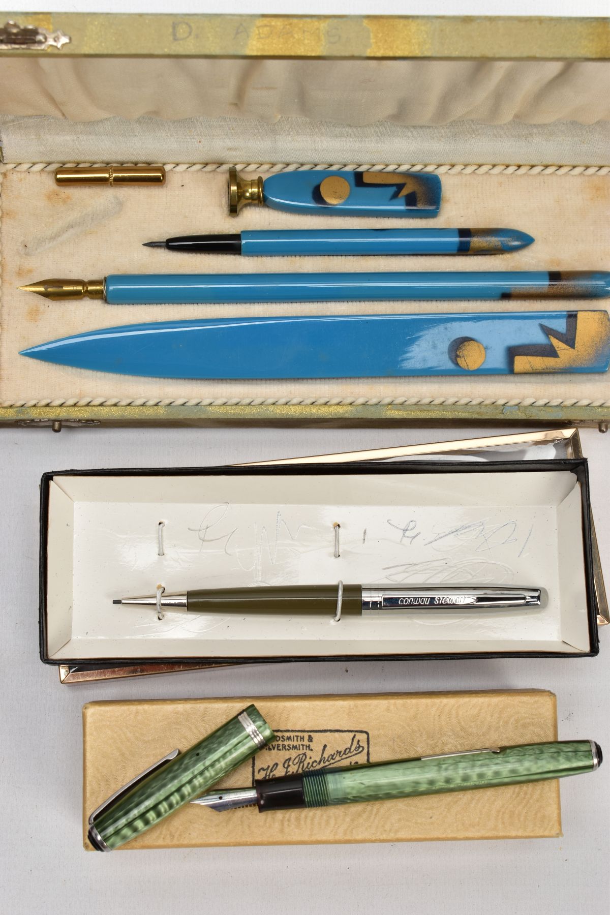 A TRAY OF FOUNTAIN AND BALLPOINT PENS, to include an Esterbrook lever fill in marble green, a - Image 3 of 5