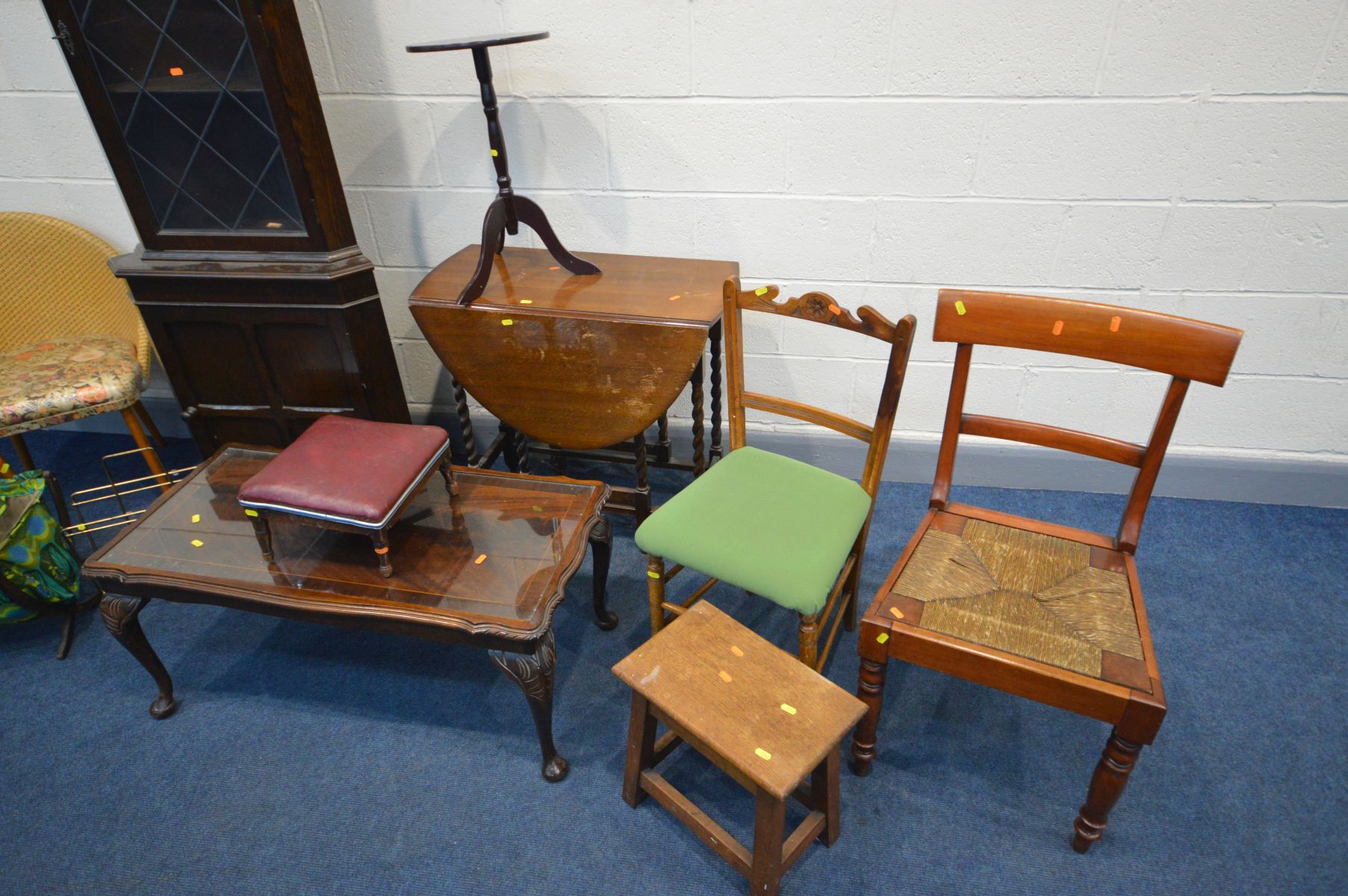 A QUANTITY OF OCCASSIONAL FURNITURE to include an arts and crafts style occasional table, oak lead - Image 3 of 3