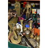 A BOX AND LOOSE METALWARES, SUNDRIES, etc to include brass horse and caravan (65cm x 15cm x 24cm,