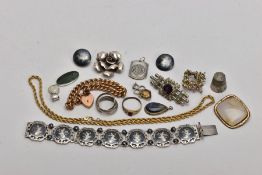 A BAG OF ASSORTED JEWELLERY, to include a silver branch like pendant hallmarked Birmingham weight