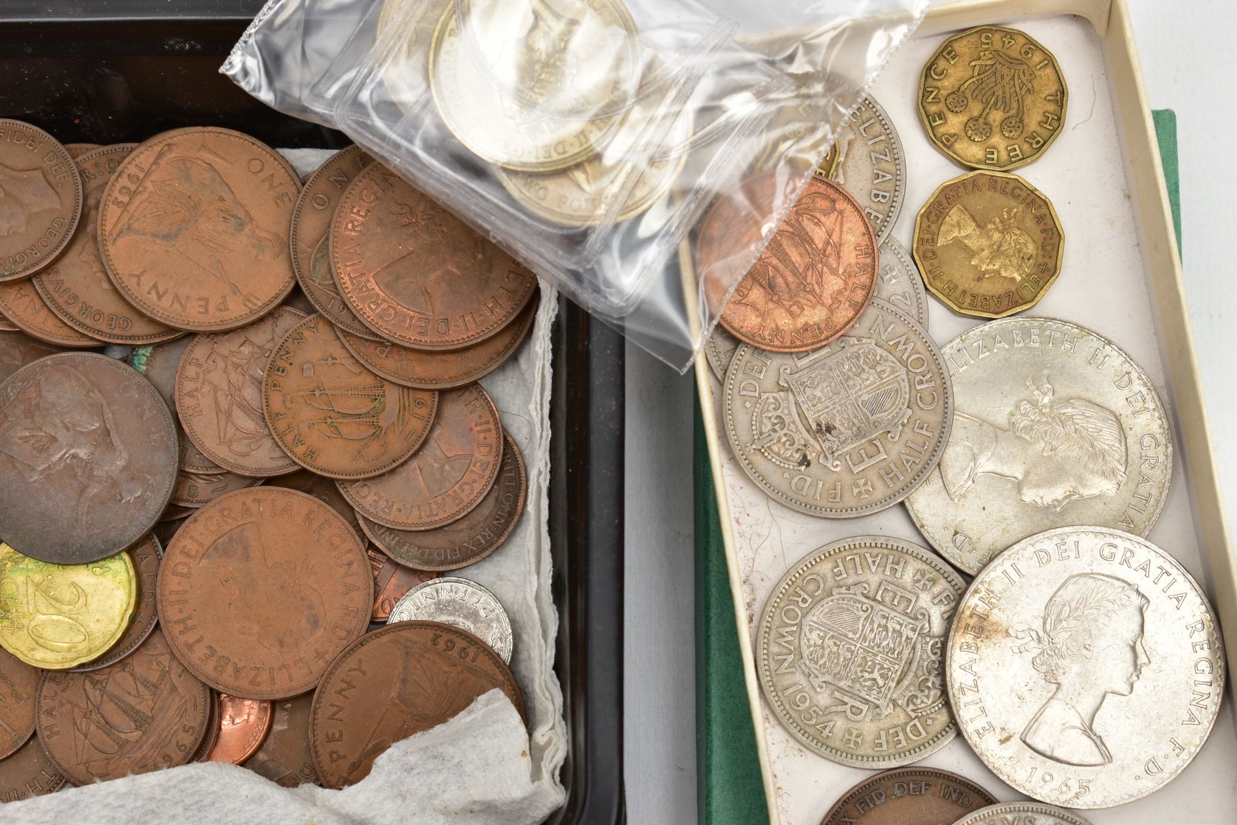 A SMALL BOX OF MAINLY 20TH CENTURY UK COINS with a small amount containing silver - Image 2 of 4