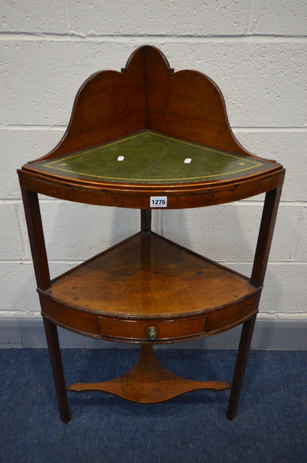 A GEORGIAN OAK CORNER WASHSTAND, with a single drawer and removable green leather tray, width 57cm x