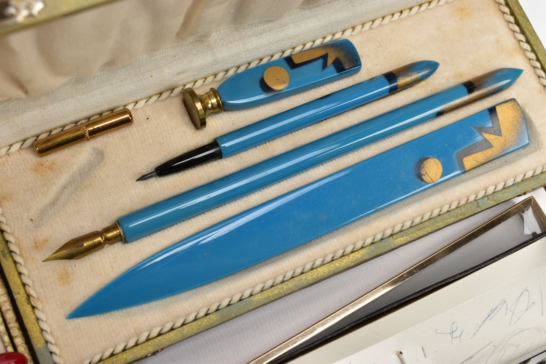 A TRAY OF FOUNTAIN AND BALLPOINT PENS, to include an Esterbrook lever fill in marble green, a - Image 4 of 5