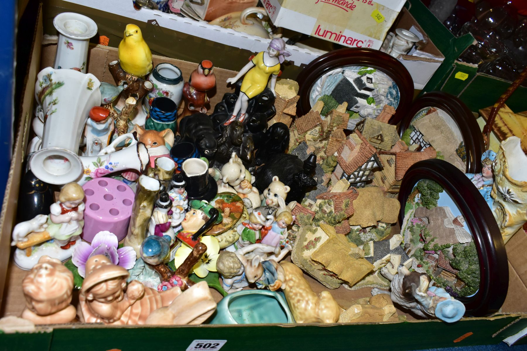 EIGHT BOXES AND LOOSE ITEMS OF CERAMICS, GLASS AND METALWARE to include Czechoslovakian cruet set - Image 4 of 18