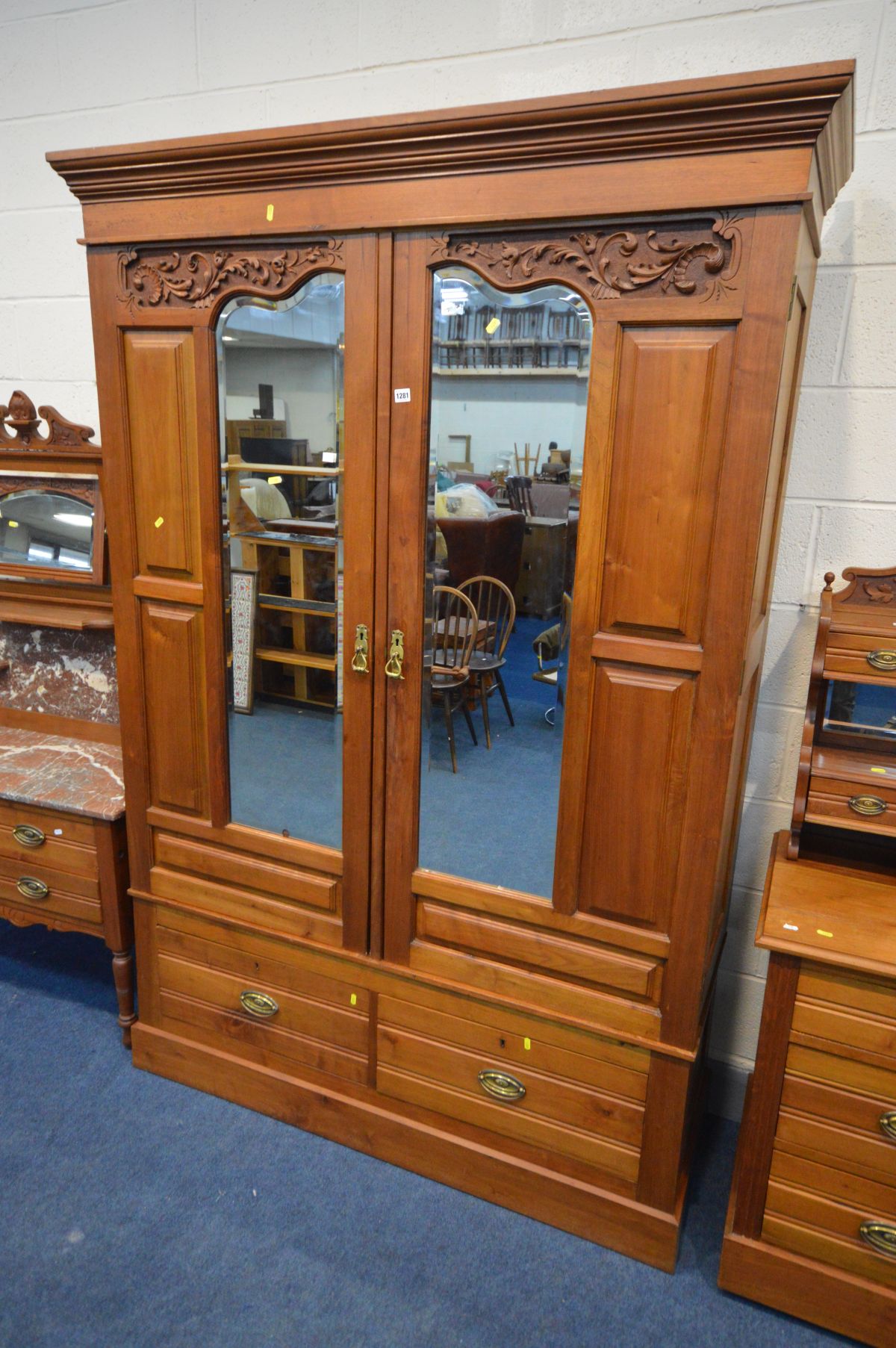 AN EDWARDIAN SATINWOOD THREE PIECE BEDROOM SUITE, comprising a mirrored double door wardrobe, in two - Image 2 of 5