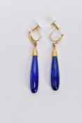 A PAIR OF YELLOW METAL, LAPIS LAZULI DROP EARRINGS, each designed with a polished lapis lazuli