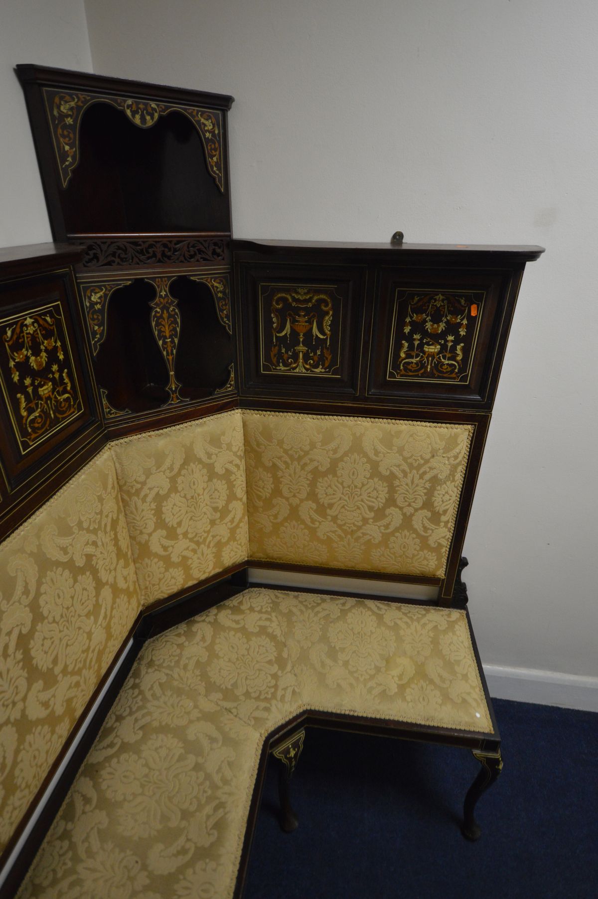 AN EDWARDIAN MAHOGANY AND MARQUETRY INLAID CORNER SOFA, the top section with four panels flanking - Image 2 of 6