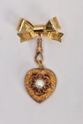 A LATE VICTORIAN VINAIGRETTE PENDANT, the heart shape pendant with central blister pearl within a