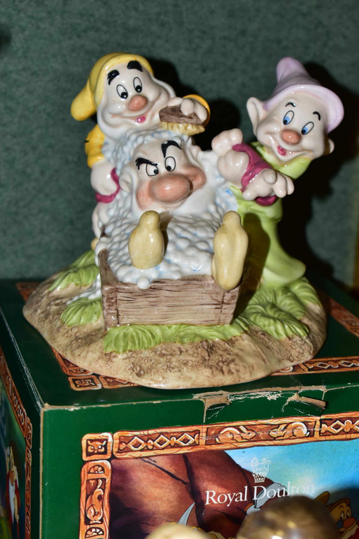 THREE ROYAL DOULTON FIGURES AND A PAIR OF CONTINENTAL POTTERY BOOKENDS, the Royal Doulton comprising - Bild 5 aus 6