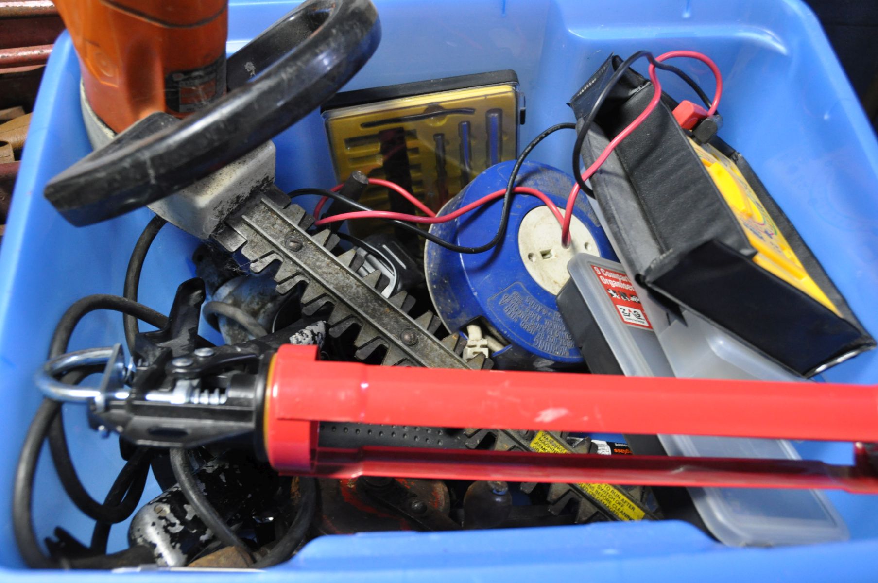 A COLLECTION OF HAND TOOLS in two plastic, one metal toolbox and four plastic trays including a - Image 12 of 13