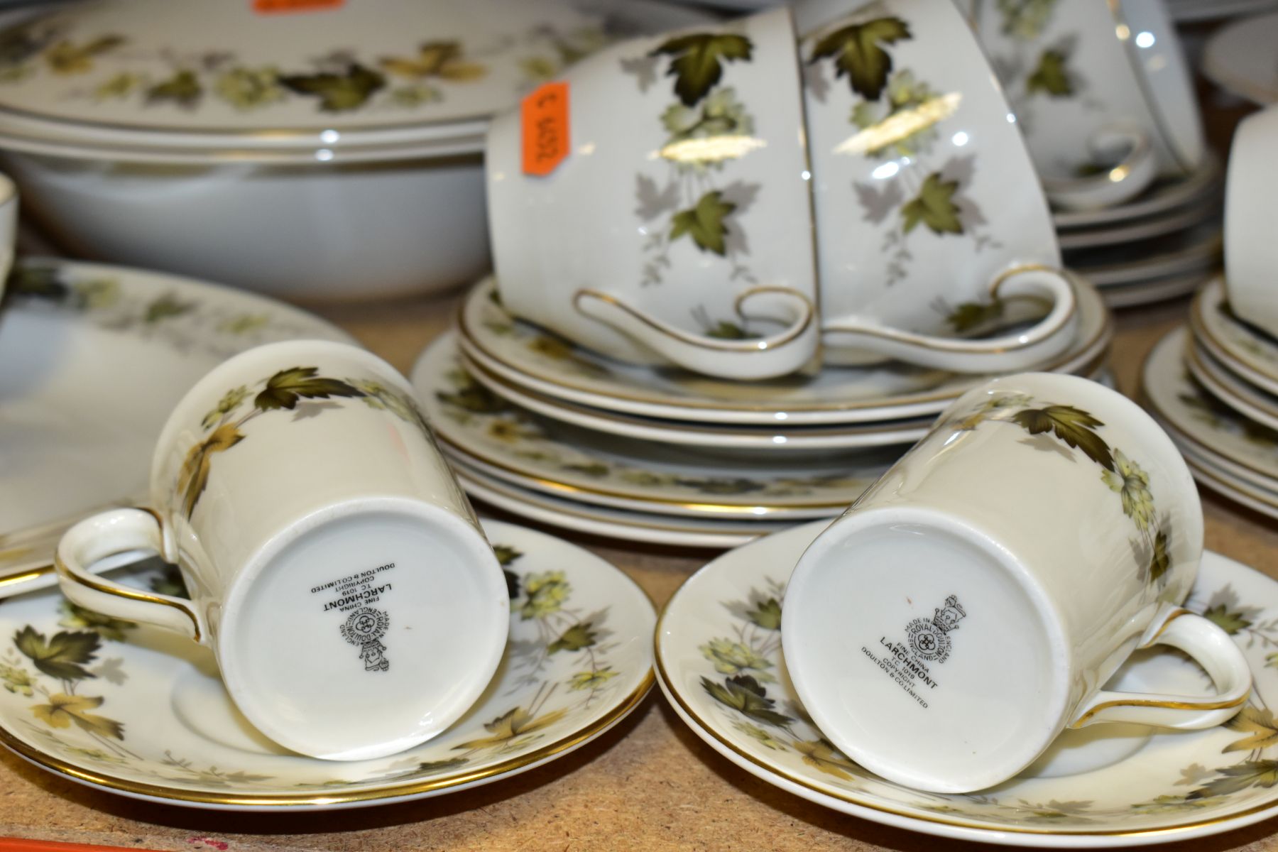 ROYAL DOULTON LARCHMONT DINNER SERVICE, TC1019, comprising bread plate, six dinner plates 27cm - Image 3 of 8