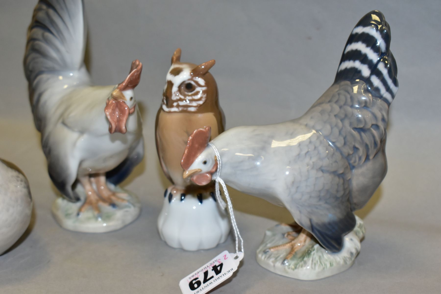 THREE ROYAL COPENHAGEN PORCELAIN BIRDS AND ANOTHER SIMILAR, comprising 1024 Hen, 1025 Cockerel - Bild 2 aus 5